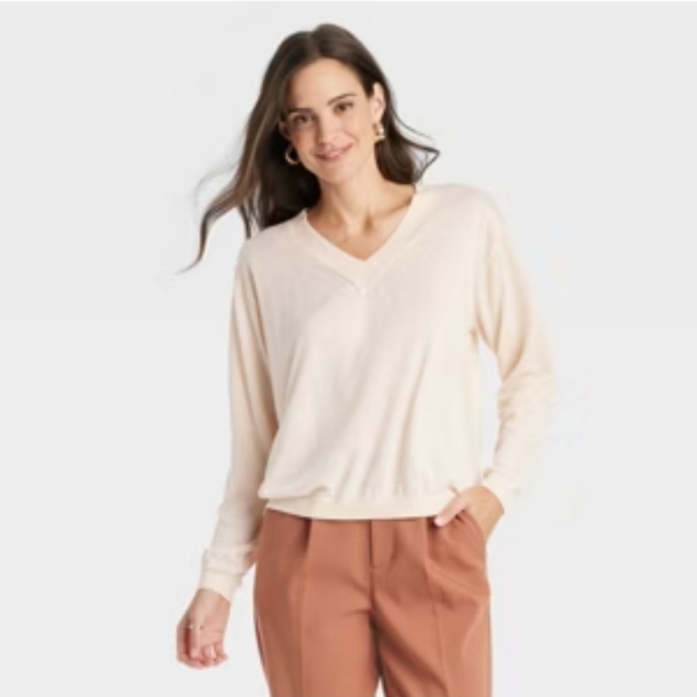 Women's Boyfriend V-Neck Lightweight Pullover